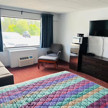 Naughton Lively Inn And Suites - Sudbury מראה חיצוני תמונה