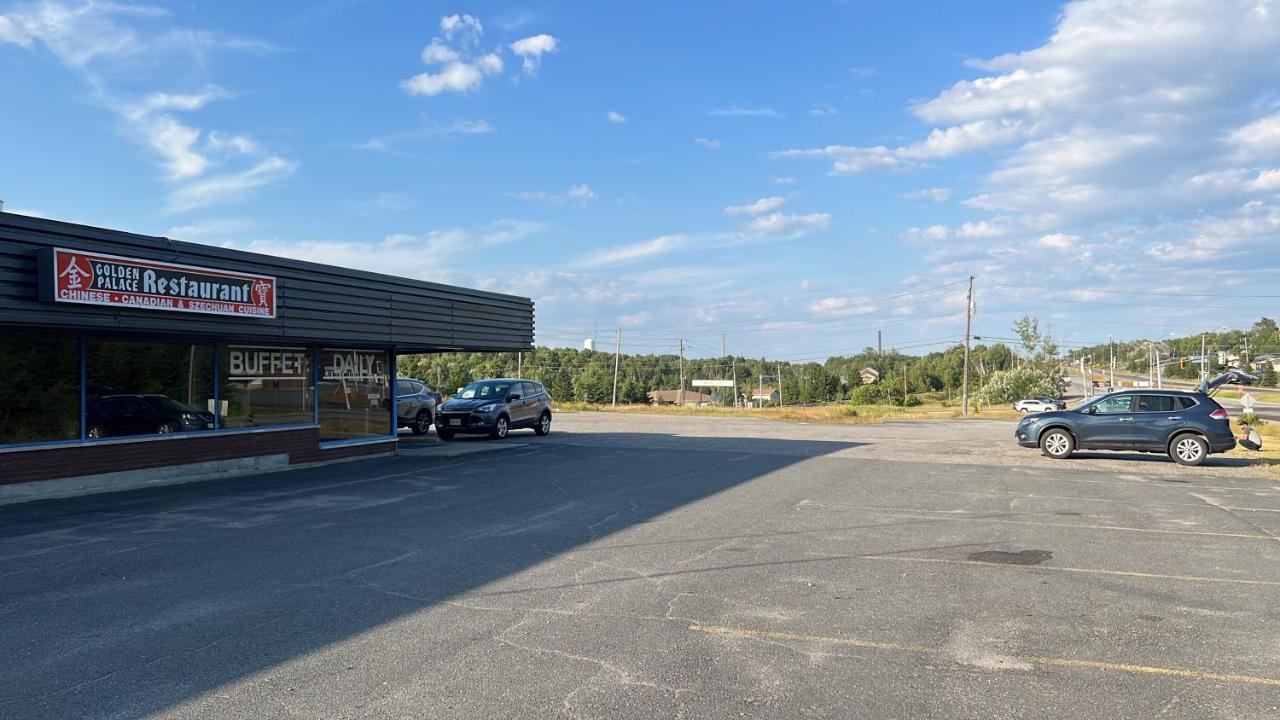 Naughton Lively Inn And Suites - Sudbury מראה חיצוני תמונה