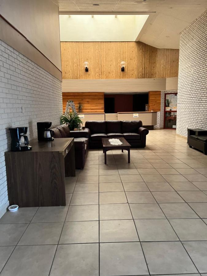 Naughton Lively Inn And Suites - Sudbury מראה חיצוני תמונה