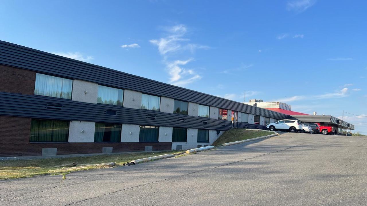 Naughton Lively Inn And Suites - Sudbury מראה חיצוני תמונה