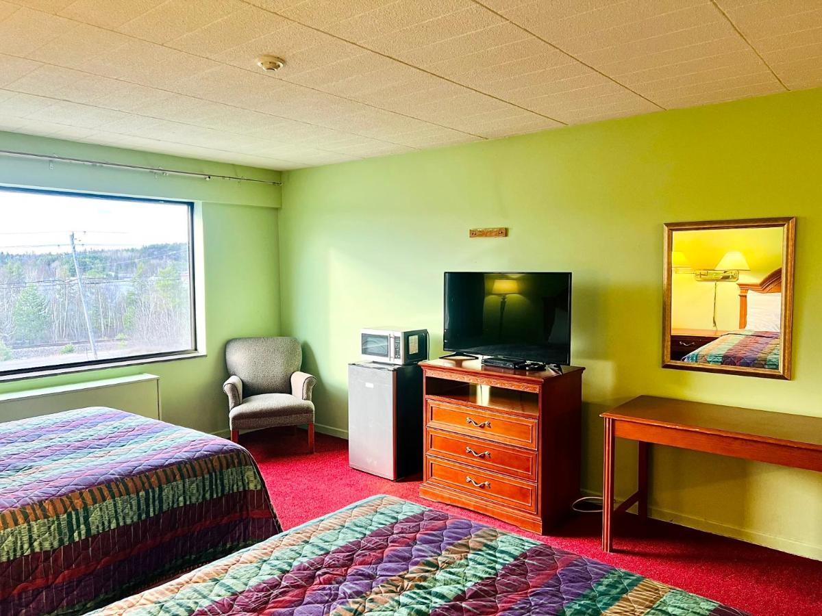 Naughton Lively Inn And Suites - Sudbury מראה חיצוני תמונה