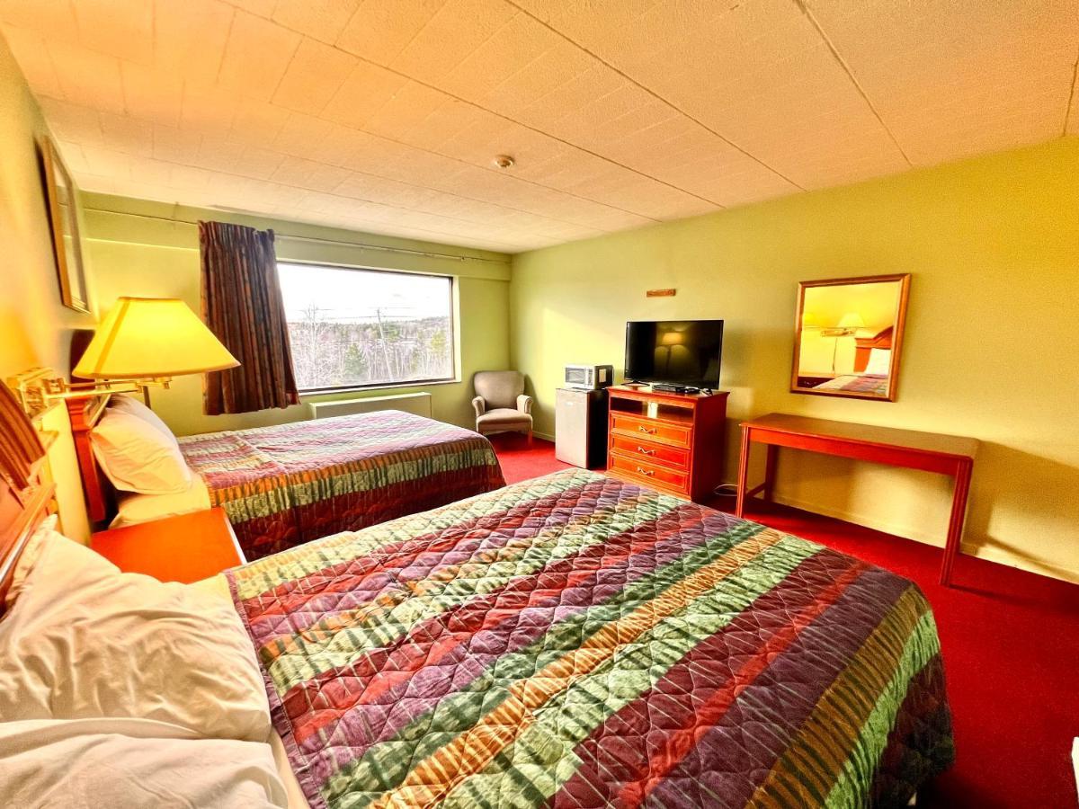 Naughton Lively Inn And Suites - Sudbury מראה חיצוני תמונה
